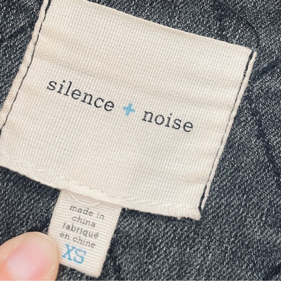 Silence + Noise Grey Washed Denim Moto Jacket Sz
XS - Picture 2 of 4
